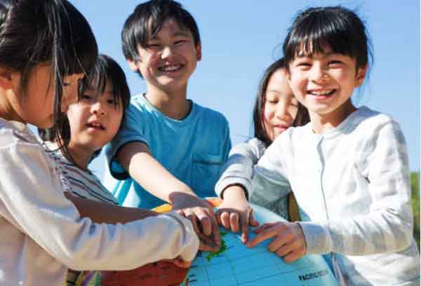 世界の人々と話せる英会話を学べるリニーズ学習学童